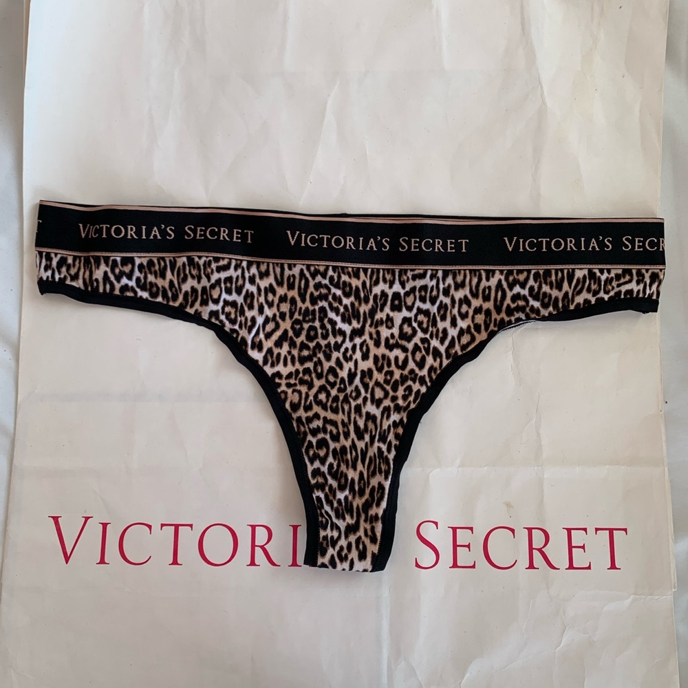 NWT Victoria’s Secret Panty Size Large